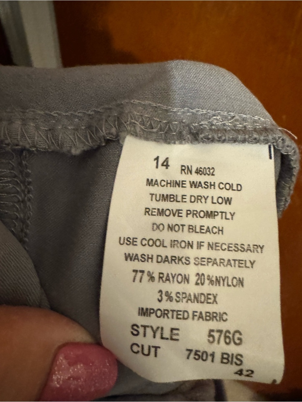 Southern Lady Gray Stretch Capris - Picture 6 of 8